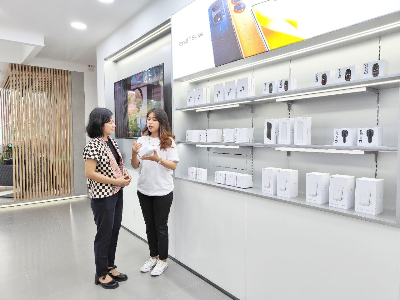 Oppo Experience Store Baru Resmi Hadir Di Kota Malang Terbesar Di Jawa