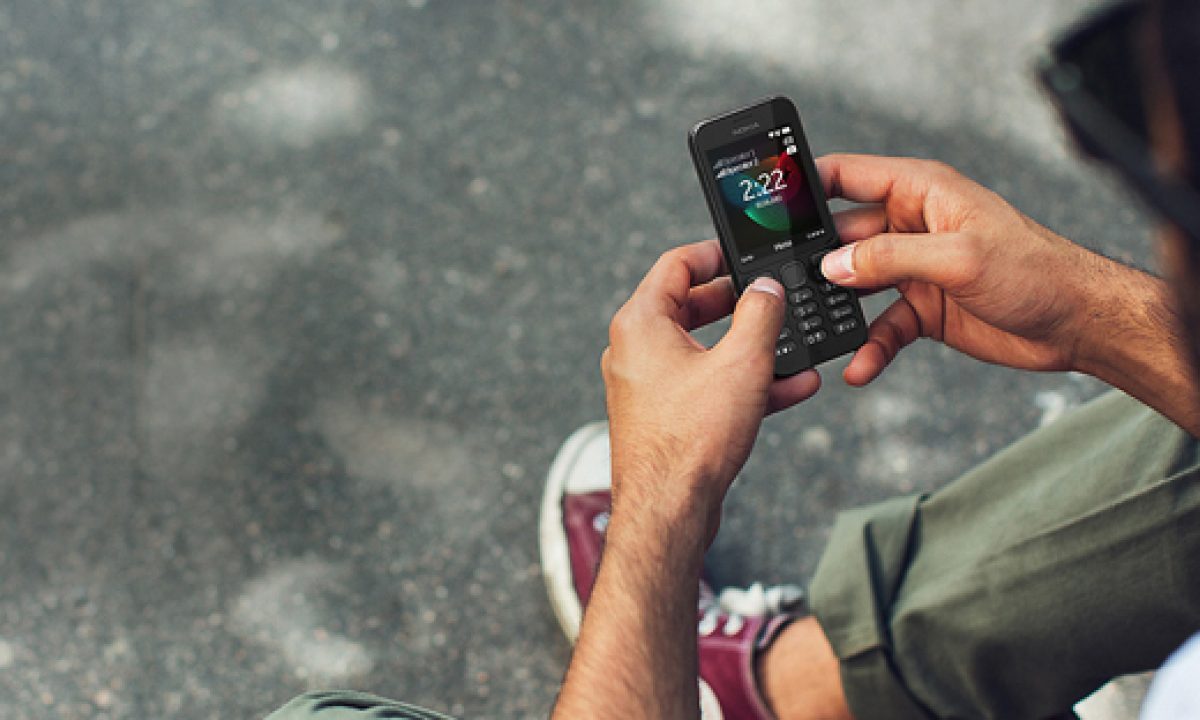 Microsoft Nokia 222 Dual Sim Feature Phone Yang Punya Senter Dan Bisa Internetan Dengan Harga Terjangkau Gadgetren