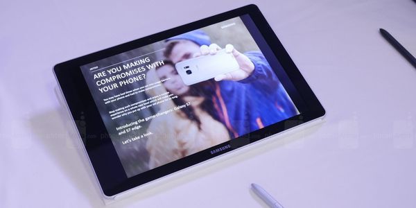 Samsung Galaxy Book 10 12 inci Tablet Mode