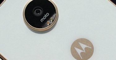Moto Z2 Play Feature