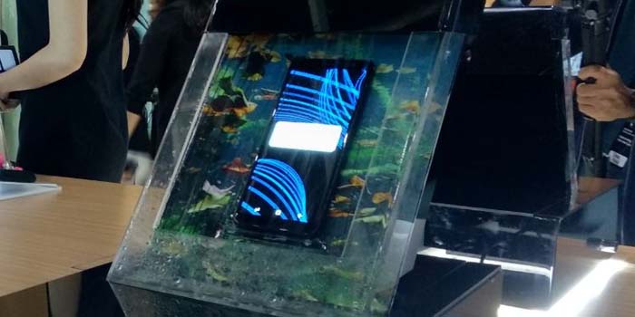 Samsung Galaxy A8 water ressist