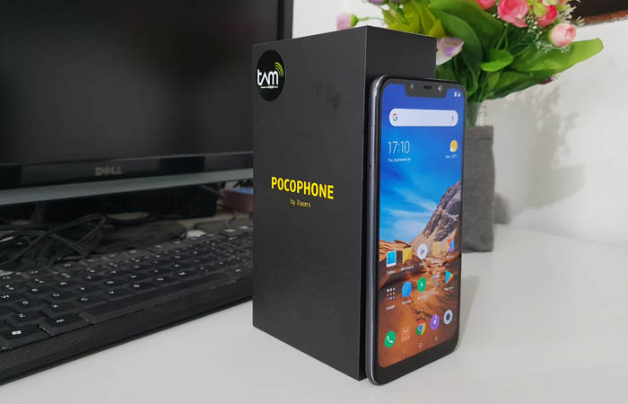 POCOPHONE F1 with Dus