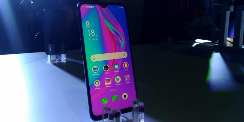 OPPO F11 vs Vivo V15 - Lebih Bagus Mana?  Gadgetren