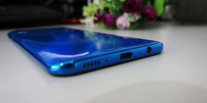 Samsung Galaxy A50 - Desain 2