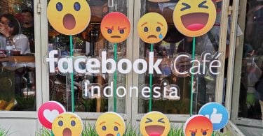 Facebook Cafe Feature