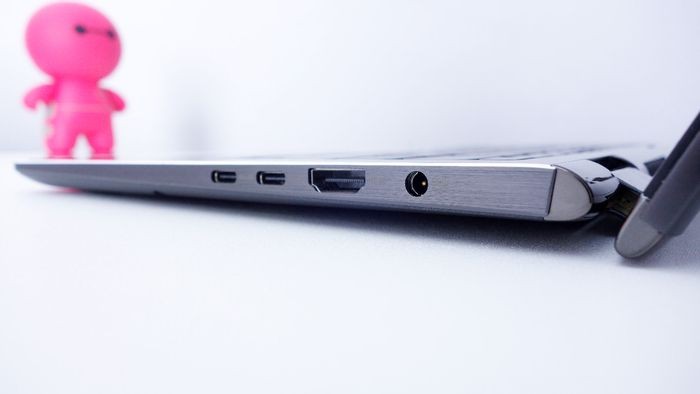ASUS ZenBook 13 UX362F ErgoLift
