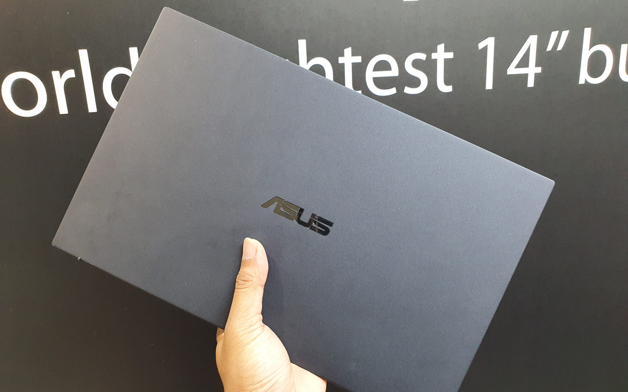 ASUS Expert B9450 Top