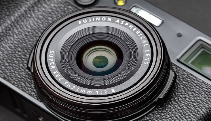 Lensa Fujifilm X100V 