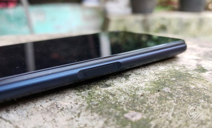 OPPO A92 Right Side