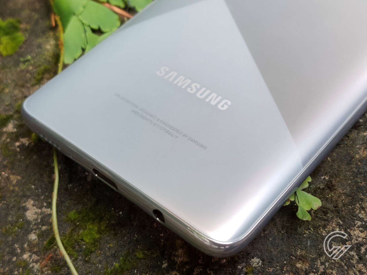 Samsung-GalaxyA51-HalfLogo