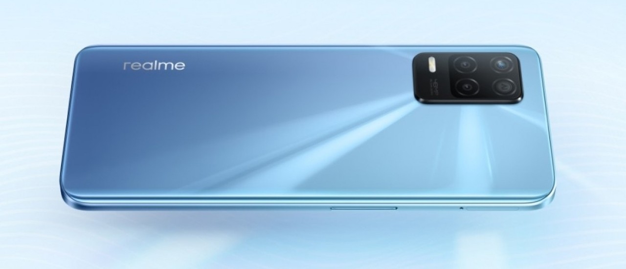 Main Game Lancar! realme V13 5G Ditenagai RAM 8 GB dan Dimensity 700