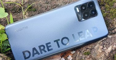 realme 8 Pro Dare to Leap