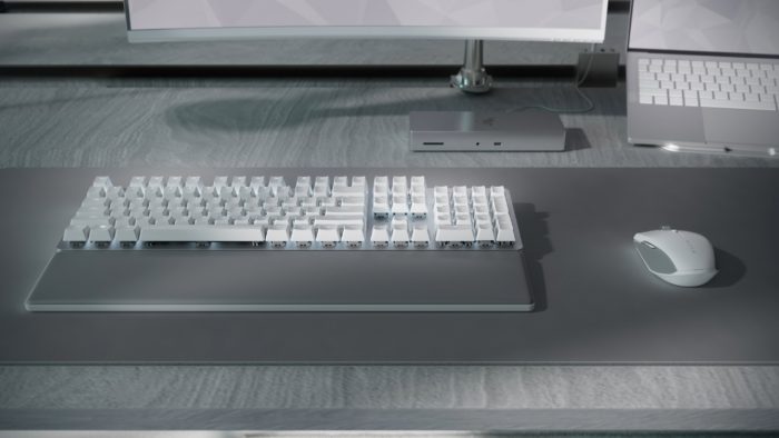  Tiga-Aksesoris-Pro-Razer-Mouse-Keyboard-dan-Mouse-Mat