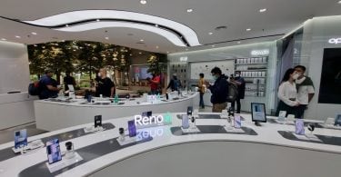 OPPO-eXperience-Store-Bandung-2