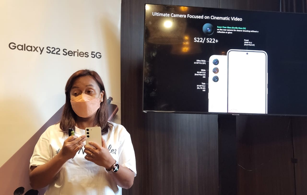 Hasil jepretan kamera Samsung Galaxy S22+ pada malam hari