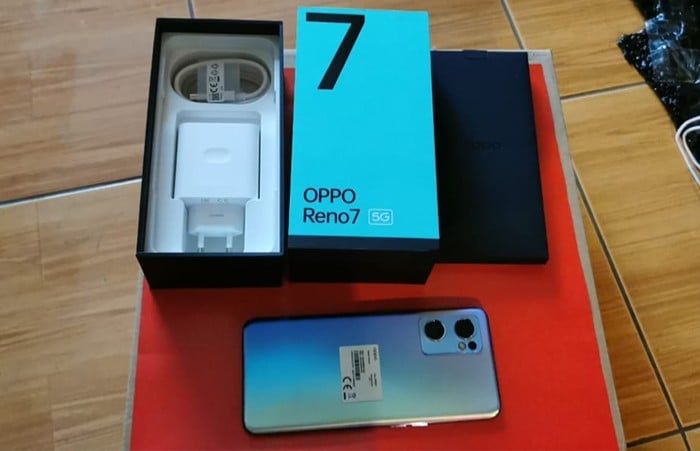 OPPO Reno7 5G Box