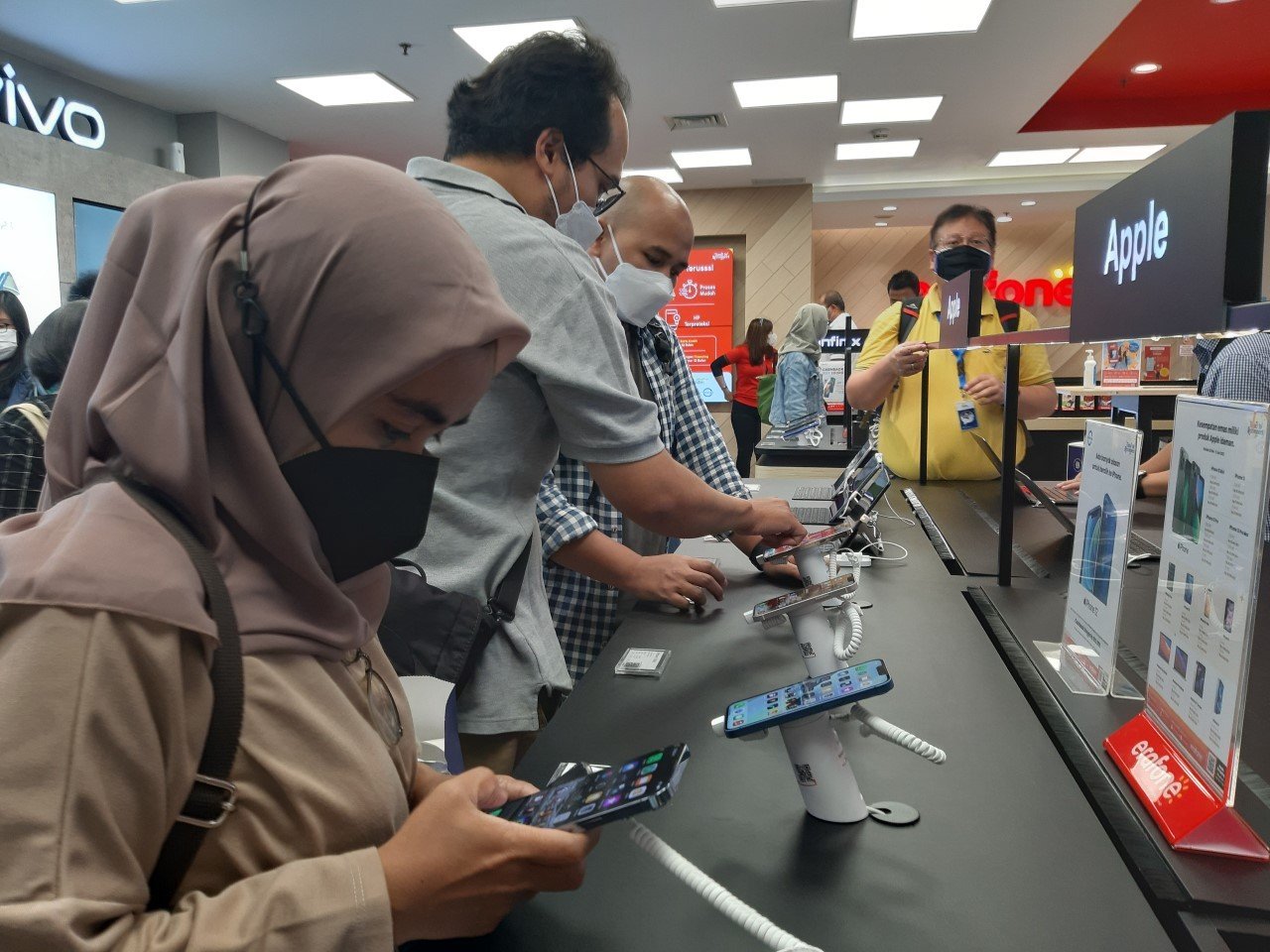 Reasense: Nilai Tukar Rupiah Melemah, Industri Smartphone Tertekan?