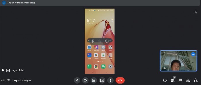 Google Meet - Handphone Screen Display