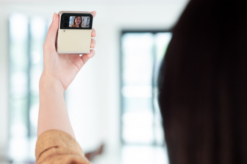 FlexCam pada Samsung Galaxy Z Flip4 5G