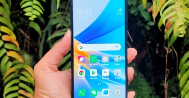 OPPO A17 - Handson Front
