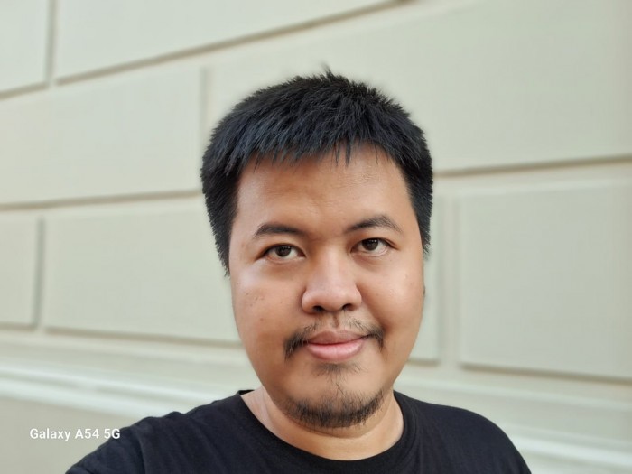 Samsung Galaxy A54 5G - Selfie - Portrait