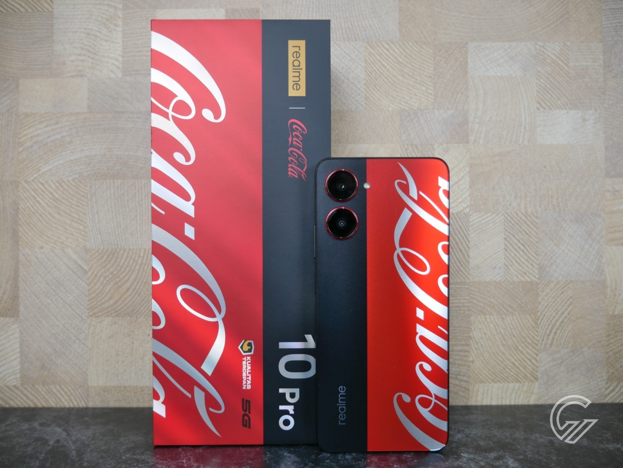 Realme 10 pro coca cola edition. Realme Cola Edition.