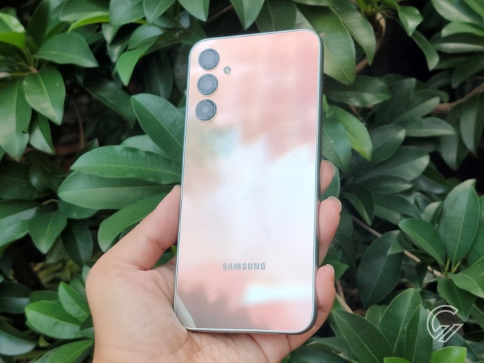 Samsung Galaxy A24 - HandsOn BackCover 2