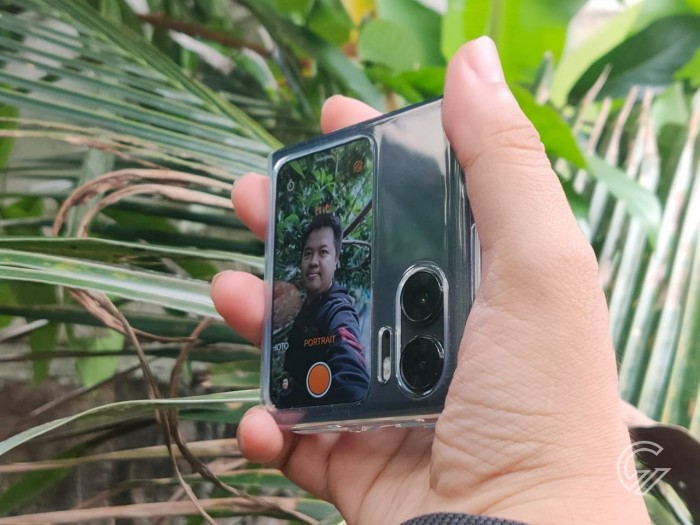 OPPO Find N2 Flip - Selfie Kamera Utama - Photo
