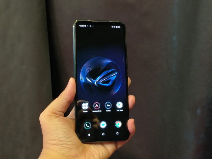 Kelebihan dan Kekurangan ROG Phone 7 - Layar 