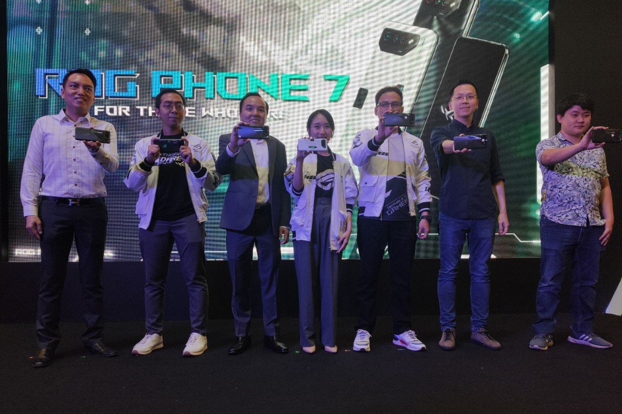 Gelar Event Seru di Jakarta, Handphone Gaming Seri ROG Phone 7 Resmi Meluncur