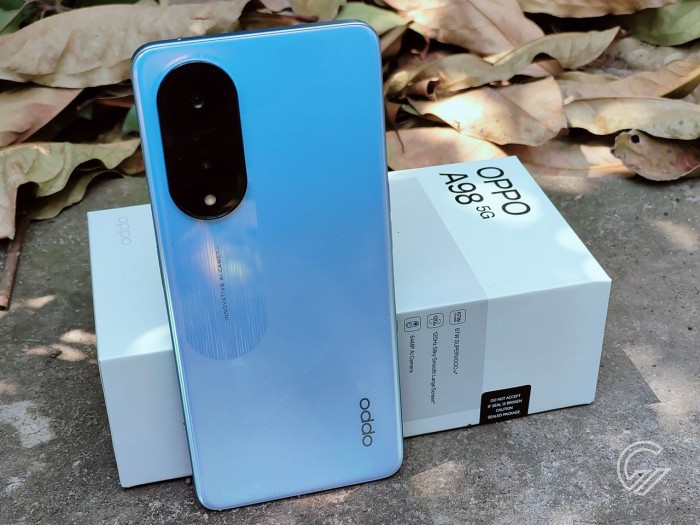 OPPO A98 5G - Stand with Box