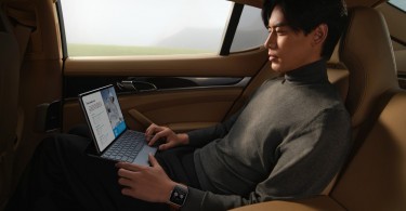 OPPO-Pad-2-Working-in-the-car