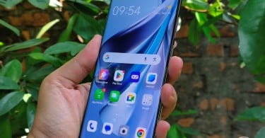 OPPO Reno10 Pro 5G - HandsOn Diagonal Display