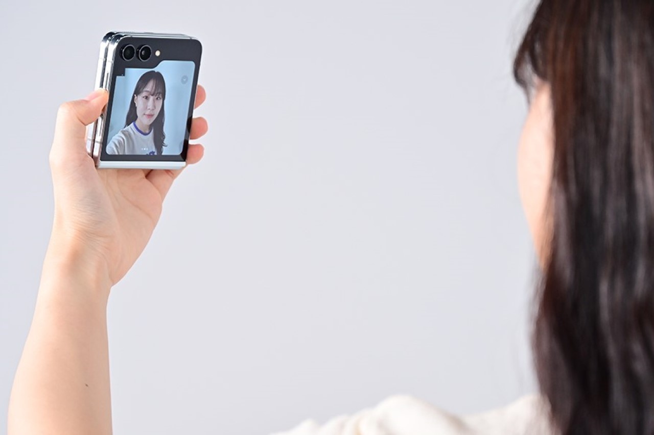 Samsung Galaxy Z Flip5 - Selfie