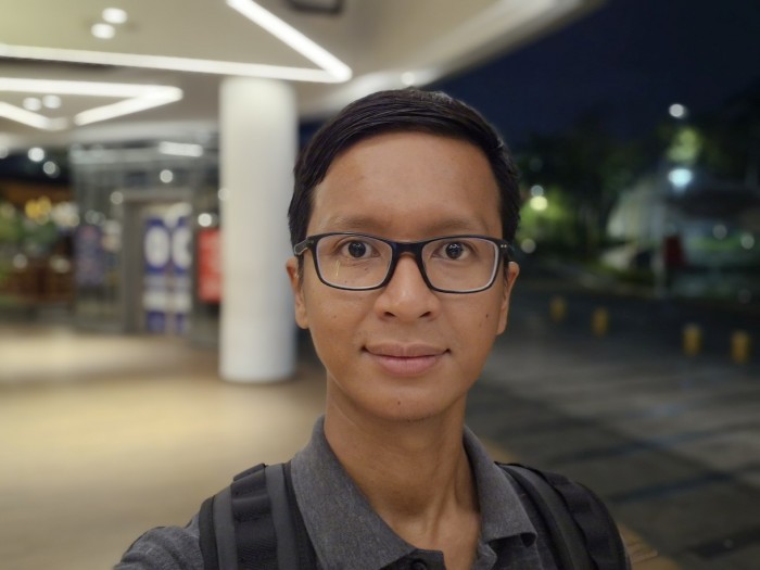 Samsung Galaxy S23 FE - Selfie Portrait