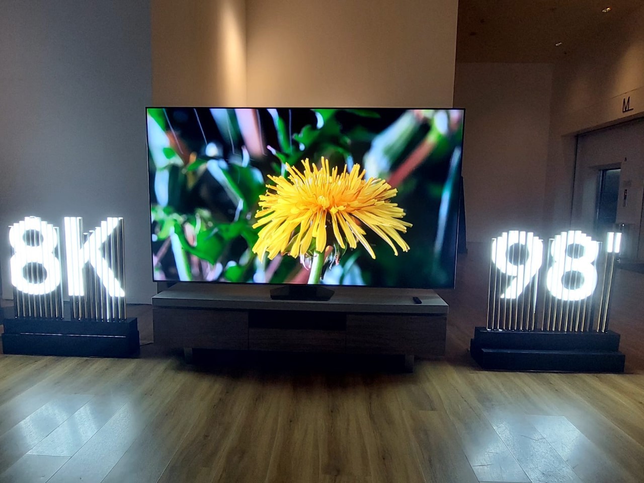 Samsung Hadirkan Jajaran TV Pintar Besar Baru dengan Harga Mulai 69 Jutaan