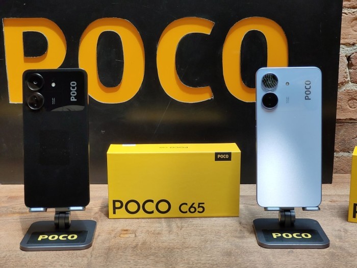 POCO-C65-warna-hitam-dan-biru-1