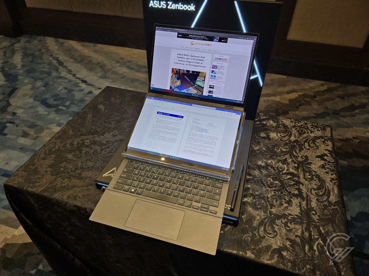 ASUS Zenbook DUO (UX8406), Laptop Dengan Layar Ganda, Resmi Diperkenalkan di Indonesia