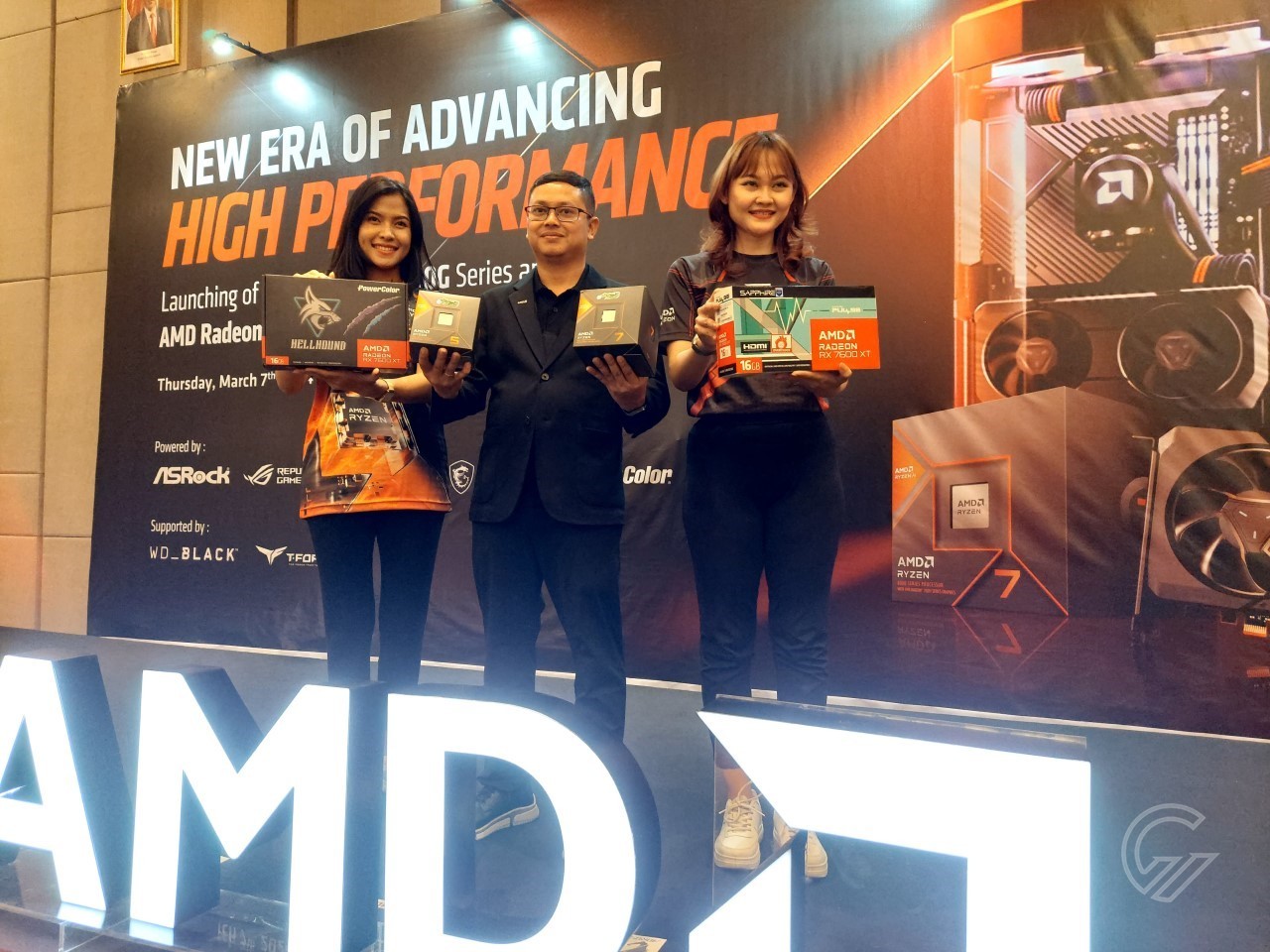 AMD-Radeon-RX-7600-XT-