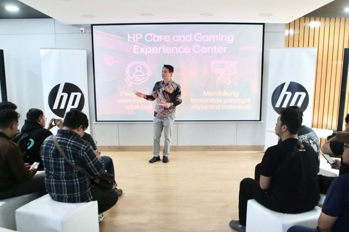  Choon-Teck-Lim-Managing-Director-HP-Indonesia-saat-memperkenalkan-HP-Care-and-Gaming-Experience-Center