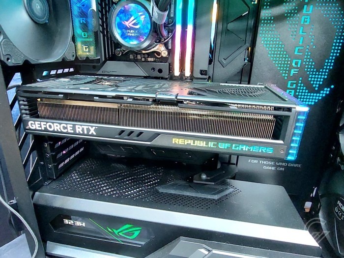 ROG-Strix-GEForce-RTX-4090-BTF-OC-Edition-Black
