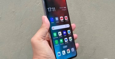 OPPO Reno12 F 5G - Display Handson Left