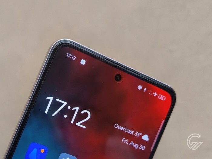 OPPO Reno12 F 5G - HandsOn Half TopDisplay