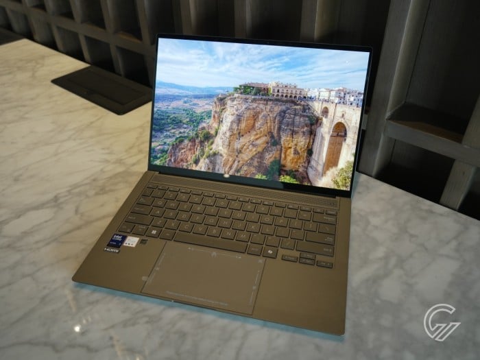 ASUS Zenbook S 14 OLED UX5406