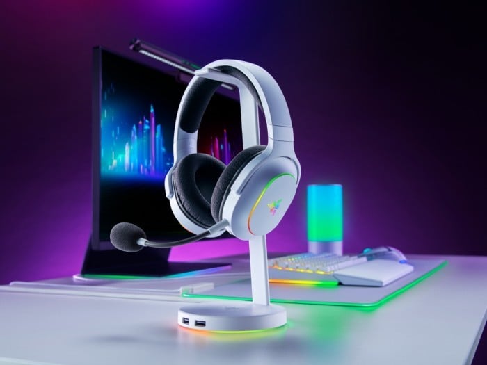  Razer-Barracuda-X-Chroma-Series-putih.