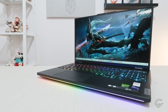 Laptop AI Terbaik - Lenovo Legion Pro 7 16IRX9H