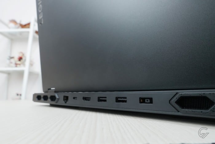 Review Lenovo Legion Pro 7 16IRX9H (5)