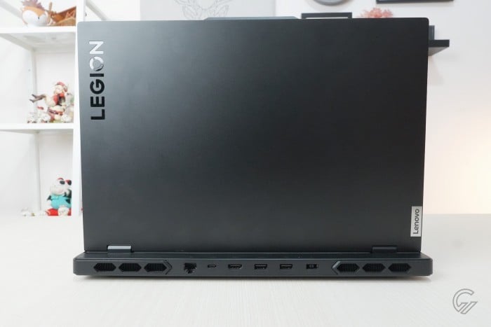 Review Lenovo Legion Pro 7 16IRX9H (6)