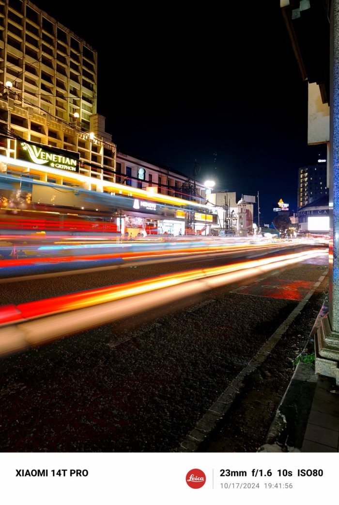 Xiaomi14TPro-Malam-LightPainting