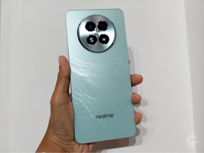 realme 13 5G Vs realme 12 5G - 1